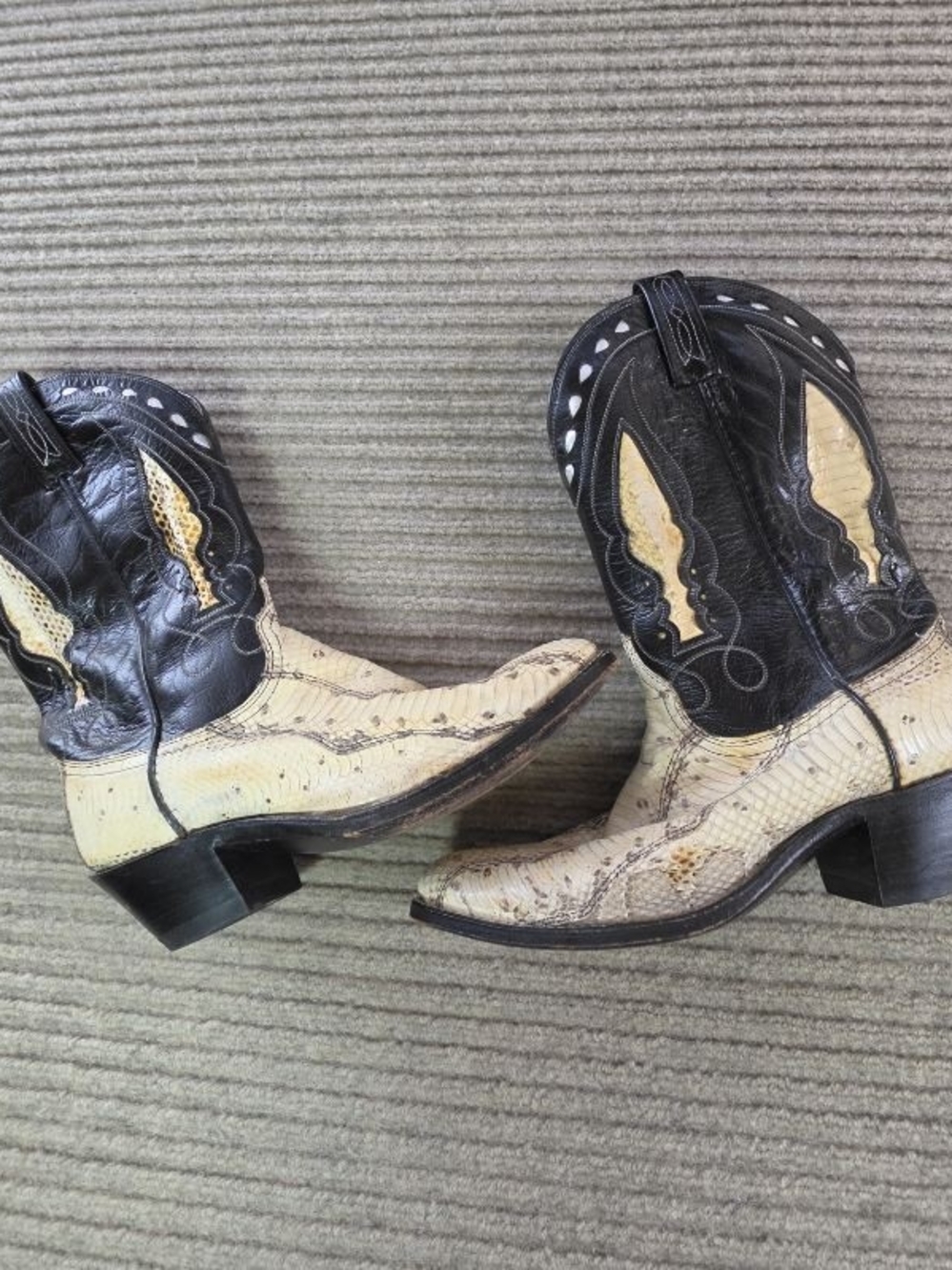 ~ DAN POST ~ Snake Skin / Leather ~ Sz 6.5m ~ Blk & Wh  w/ Silver Buck Stitch ~